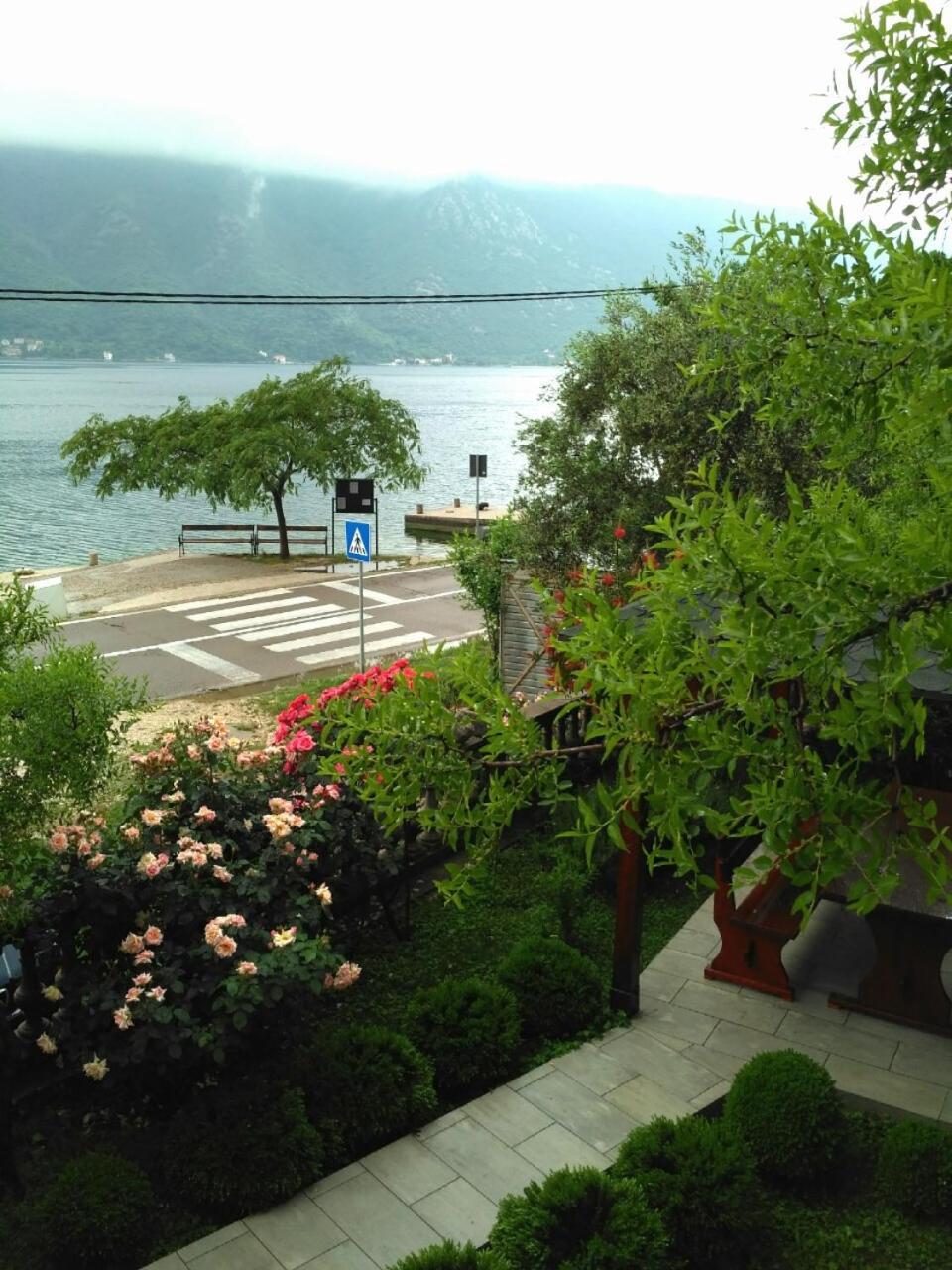 Apartmani Villa Radovic Risan Exterior foto