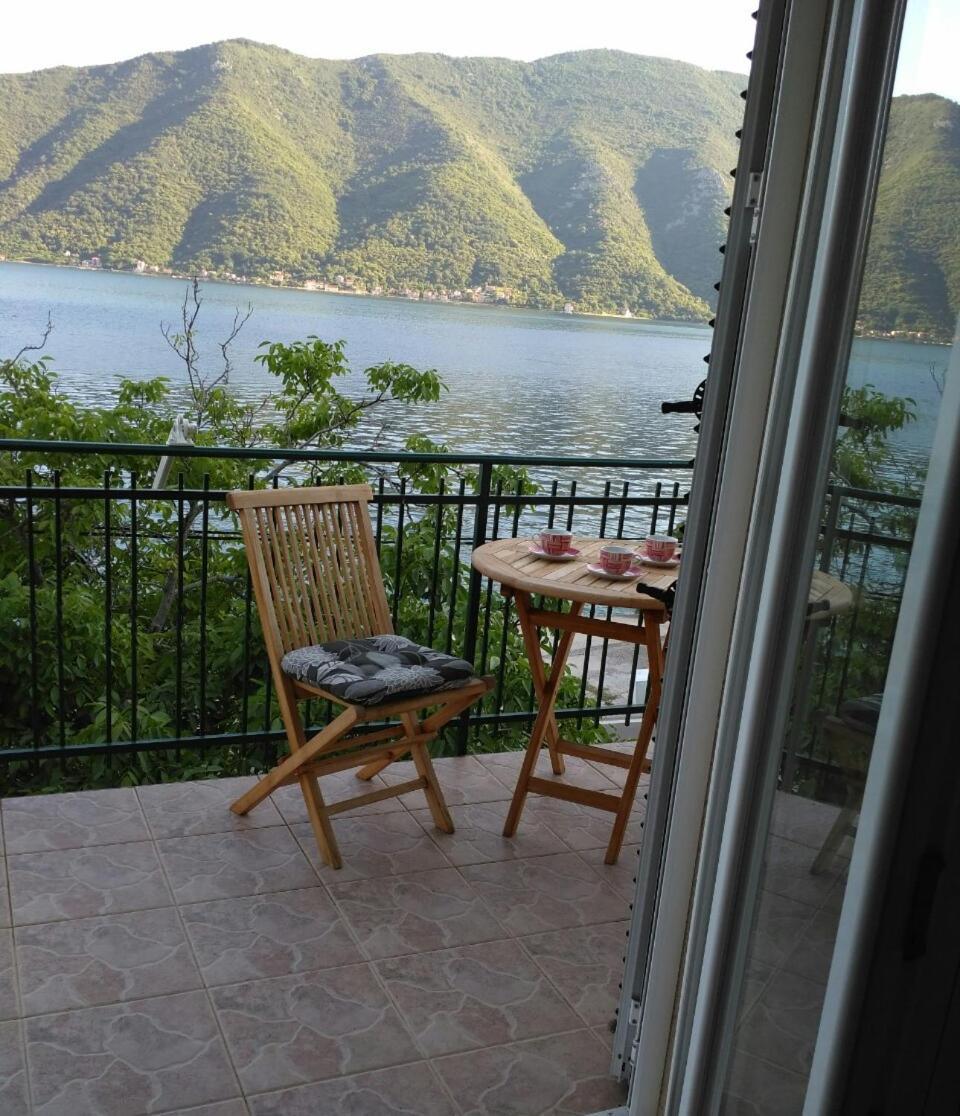 Apartmani Villa Radovic Risan Exterior foto